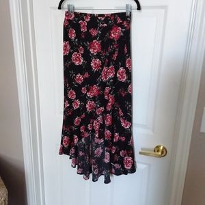 Xhilaration Ladies Floral Skirt